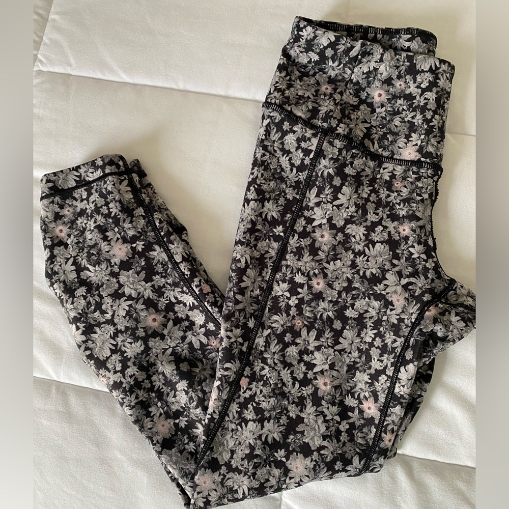 Calia by Carrie Underwood capri leggings small
